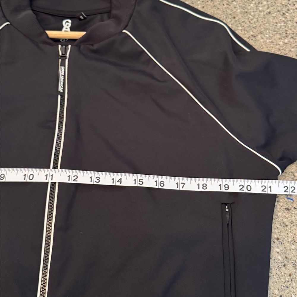 GOOD AMERICAN Performance Jacket - Picture 5 of 10